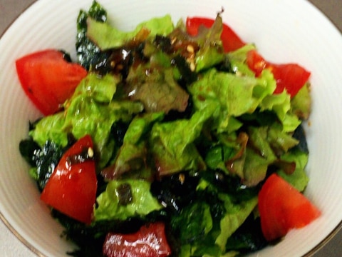 簡単！サラダ菜と韓国のりとトマトのチョレギサラダ